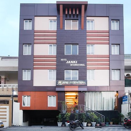 Hotel Janki International Sigra 2 Km From Kashi Vishwanath Temple バラナシ エクステリア 写真