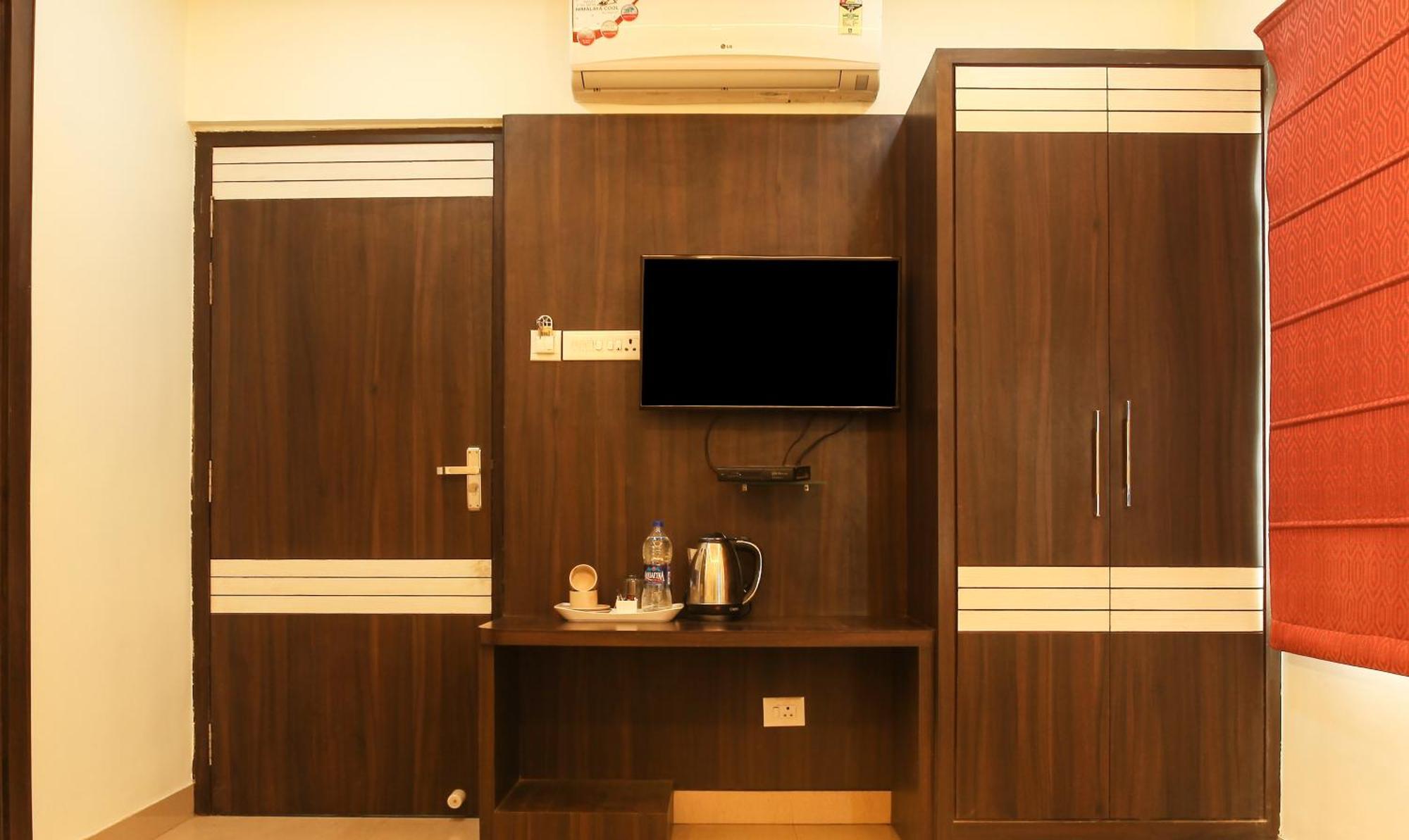 Hotel Janki International Sigra 2 Km From Kashi Vishwanath Temple バラナシ エクステリア 写真