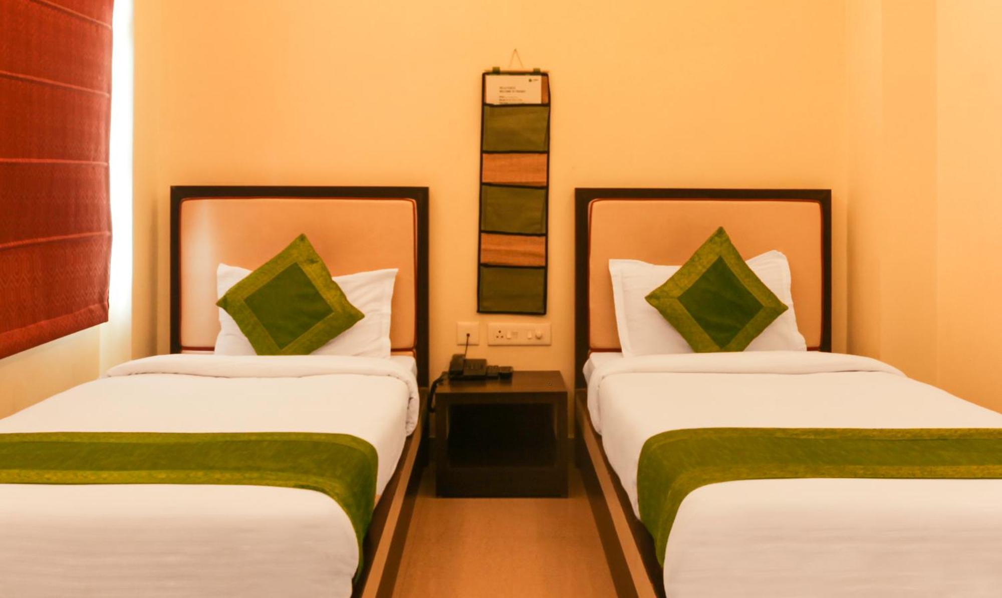 Hotel Janki International Sigra 2 Km From Kashi Vishwanath Temple バラナシ エクステリア 写真