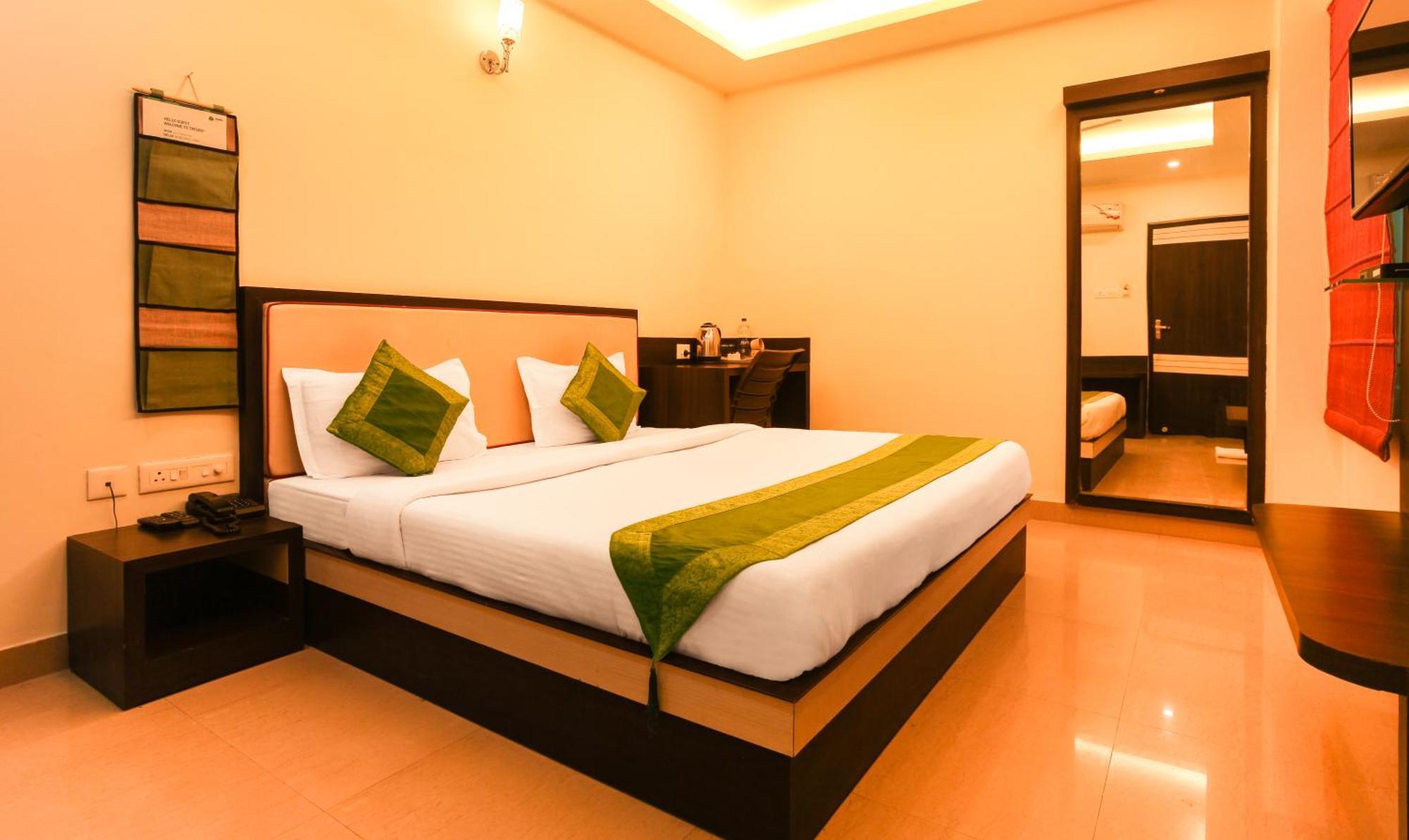 Hotel Janki International Sigra 2 Km From Kashi Vishwanath Temple バラナシ エクステリア 写真