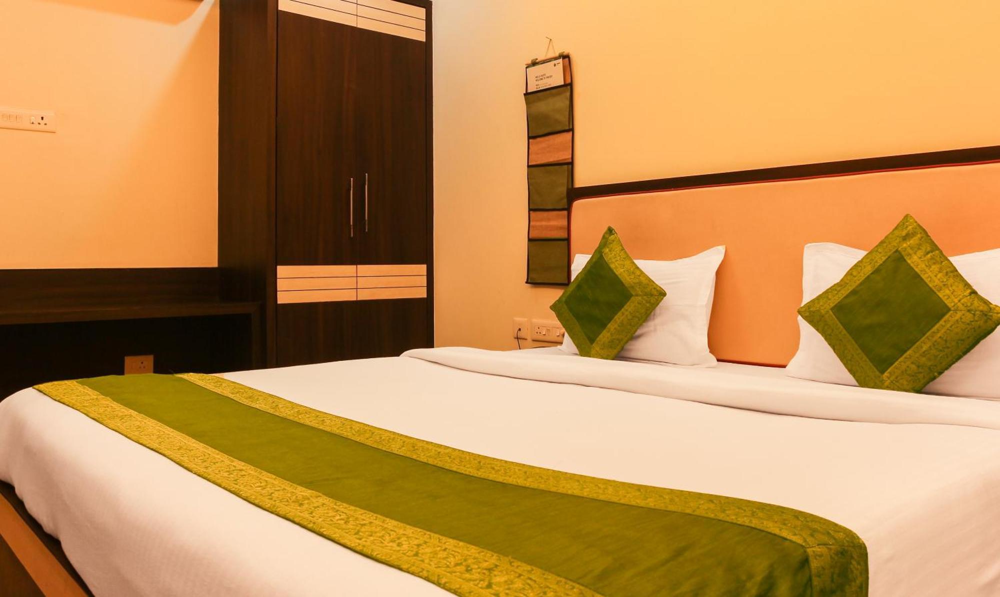 Hotel Janki International Sigra 2 Km From Kashi Vishwanath Temple バラナシ エクステリア 写真