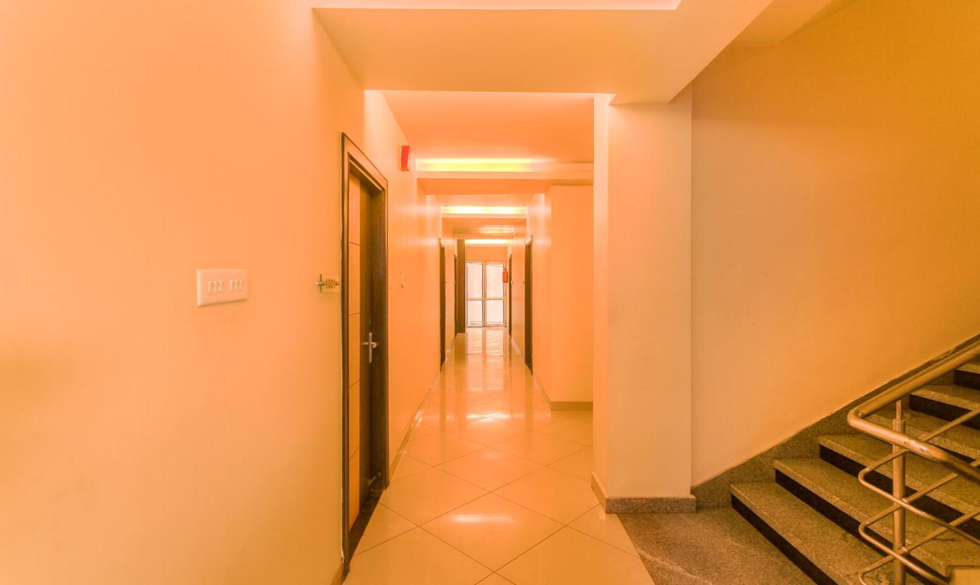 Hotel Janki International Sigra 2 Km From Kashi Vishwanath Temple バラナシ エクステリア 写真