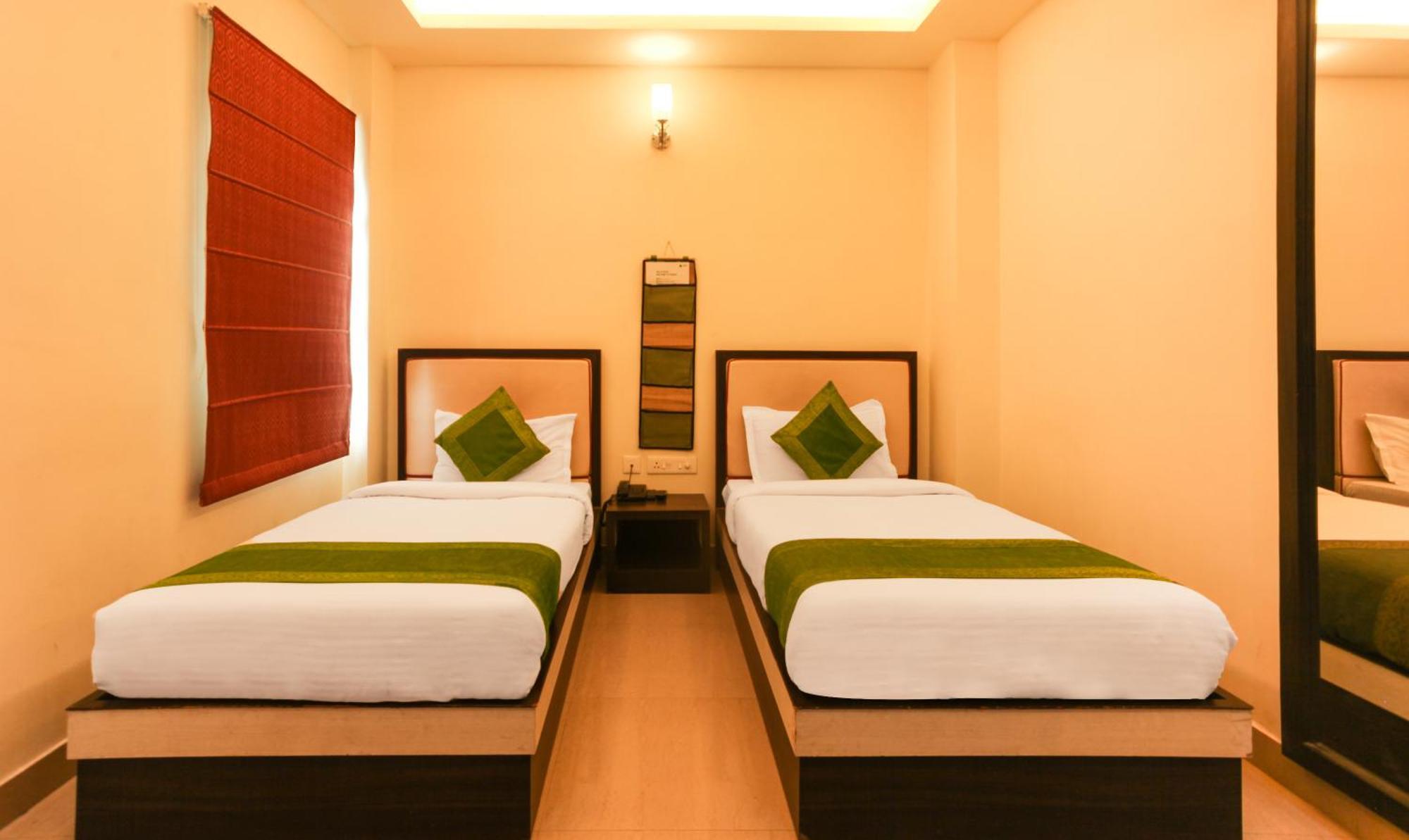 Hotel Janki International Sigra 2 Km From Kashi Vishwanath Temple バラナシ エクステリア 写真