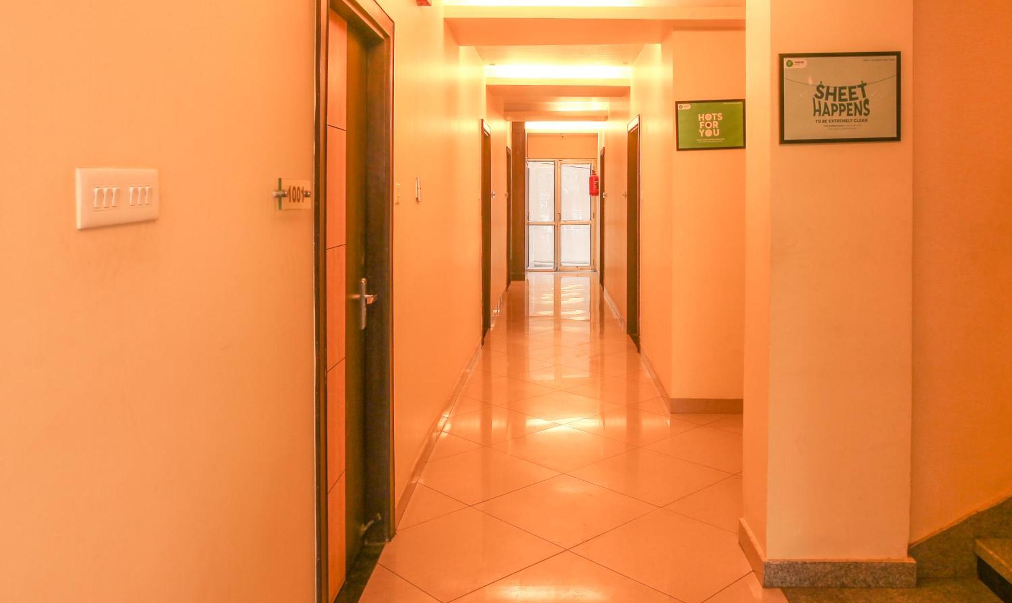 Hotel Janki International Sigra 2 Km From Kashi Vishwanath Temple バラナシ エクステリア 写真