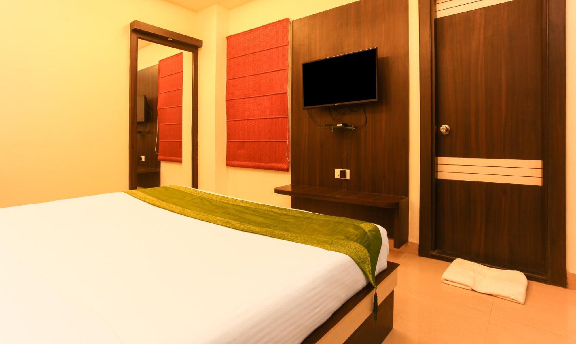 Hotel Janki International Sigra 2 Km From Kashi Vishwanath Temple バラナシ エクステリア 写真