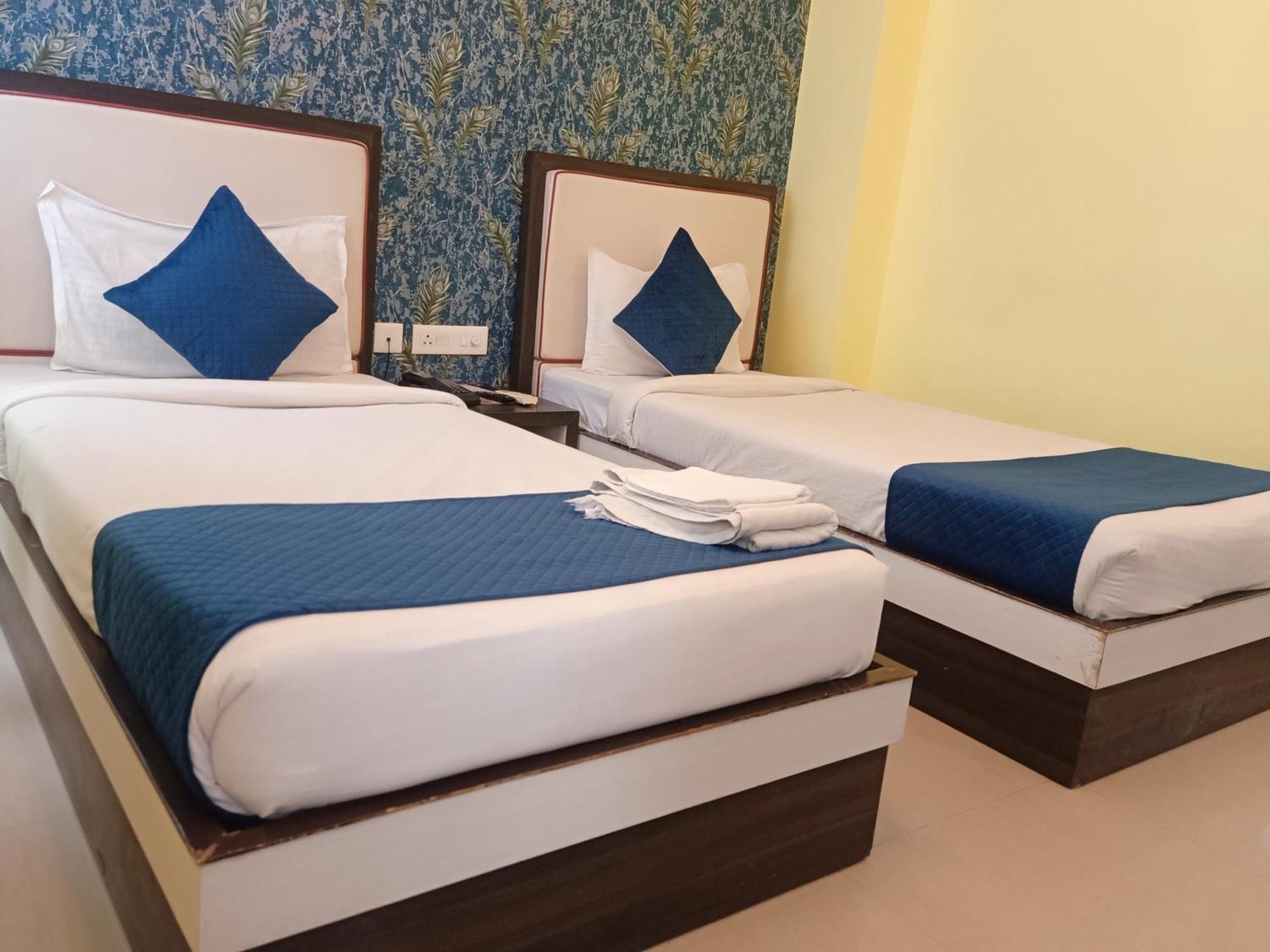 Hotel Janki International Sigra 2 Km From Kashi Vishwanath Temple バラナシ エクステリア 写真