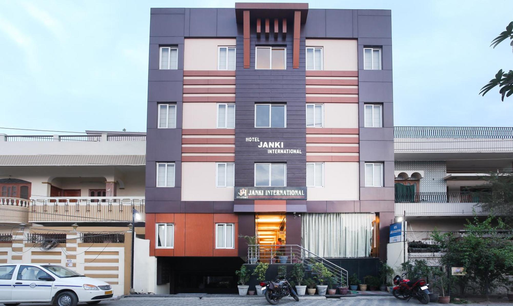Hotel Janki International Sigra 2 Km From Kashi Vishwanath Temple バラナシ エクステリア 写真