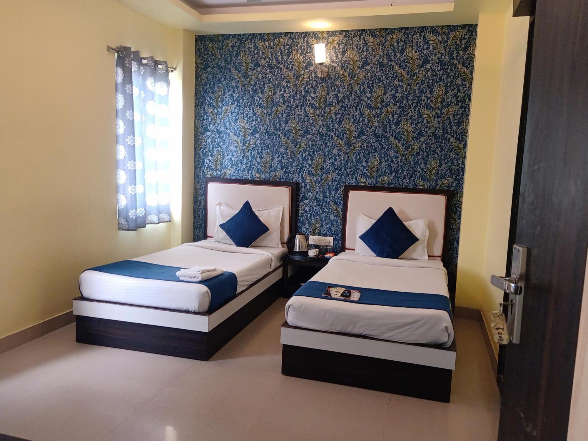 Hotel Janki International Sigra 2 Km From Kashi Vishwanath Temple バラナシ エクステリア 写真