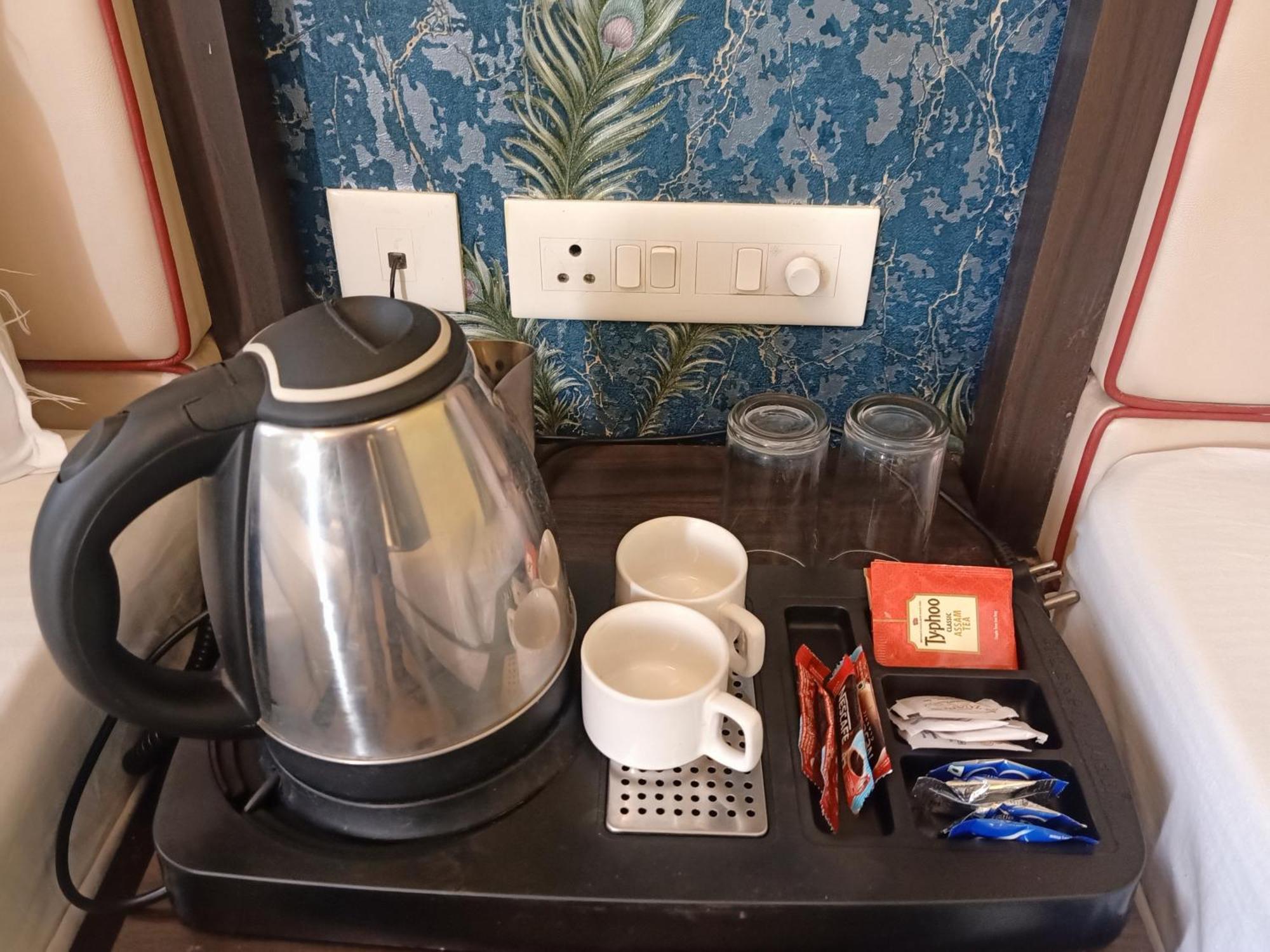 Hotel Janki International Sigra 2 Km From Kashi Vishwanath Temple バラナシ エクステリア 写真